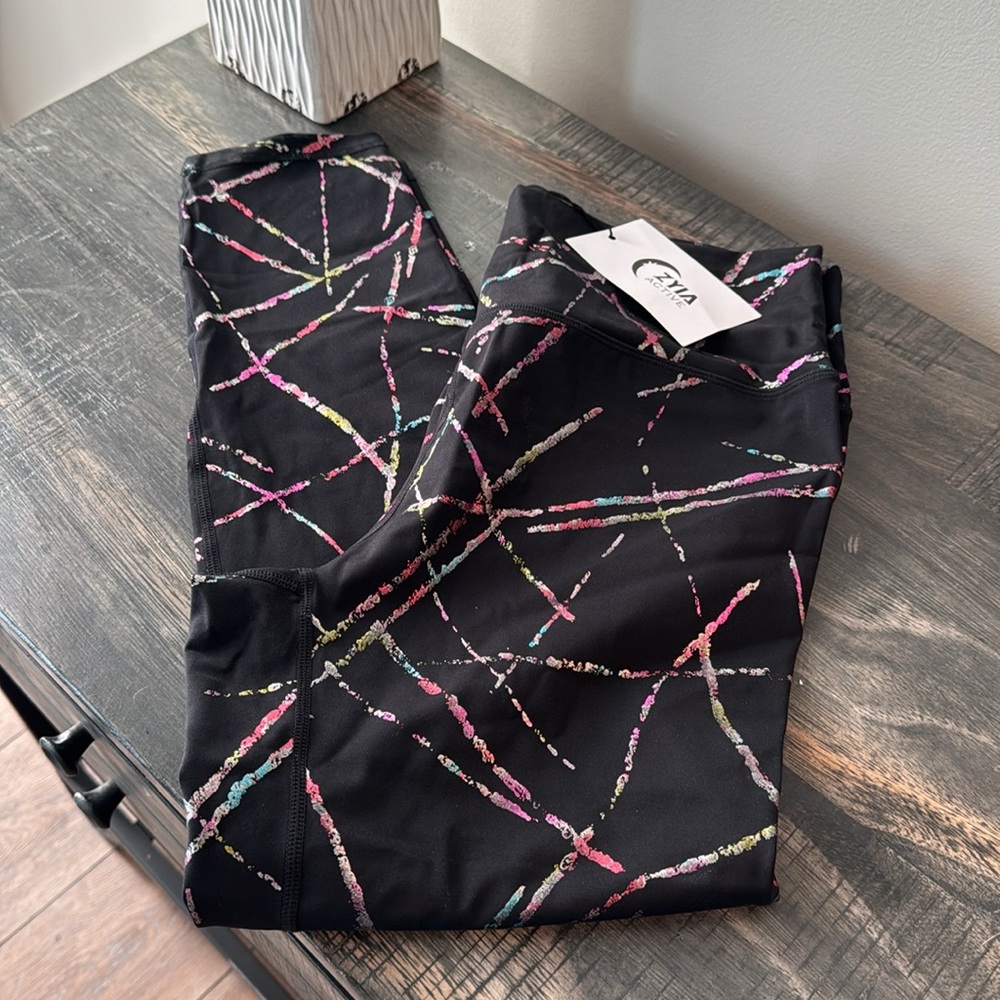 Zyia size 14 16 Abstract Hi-Rise 7/8 Metallic Tights Leggings